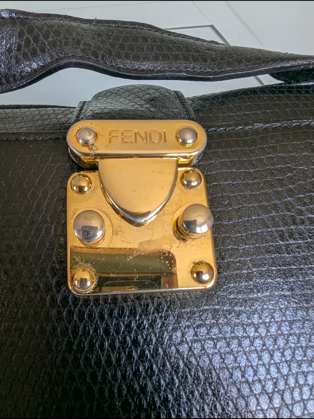 Vintage Fendi crossbody/shoulder bag from aroundthe 1970s or 1980s. It feature